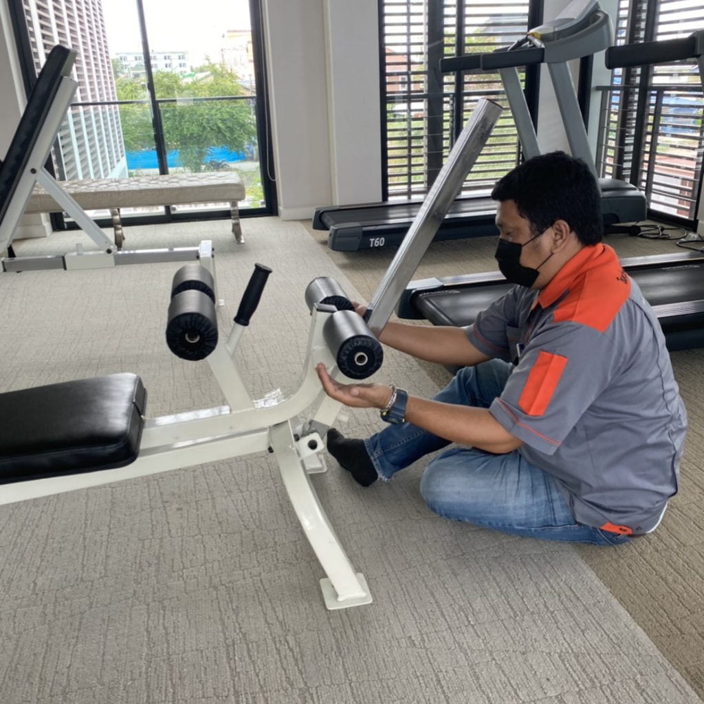 ติดตั้งอุปรกรณ์ ม้านั่งบริหาร
